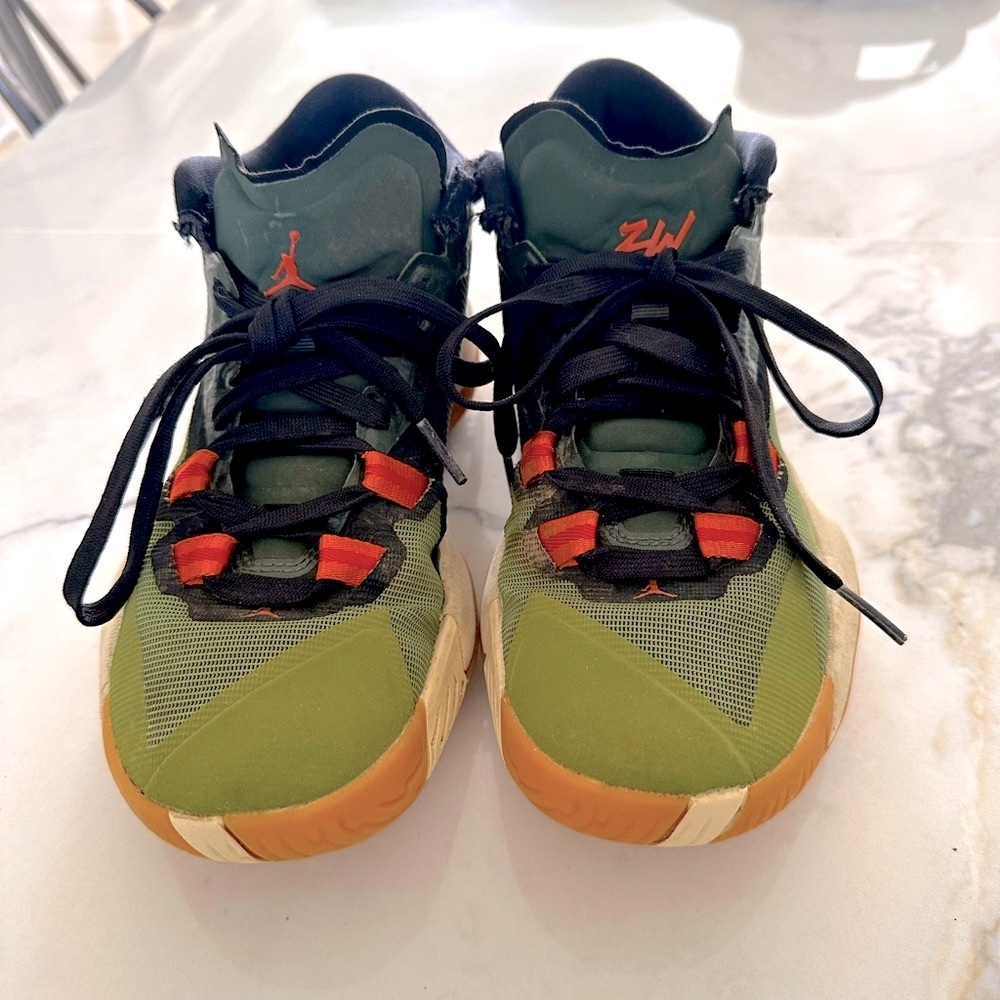 Nike Air Jordan Zion boys sneakers size 5
